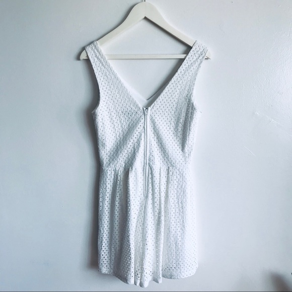 City Triangles Ivory Lace V-Neck Sleeveless Zip Lined Romper Shorts w Pleats 7 - Picture 9 of 16